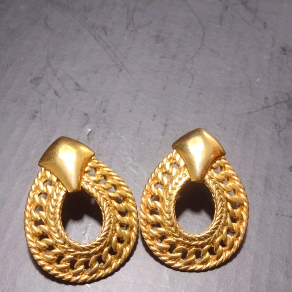 Gold plated vintage Avon earrings